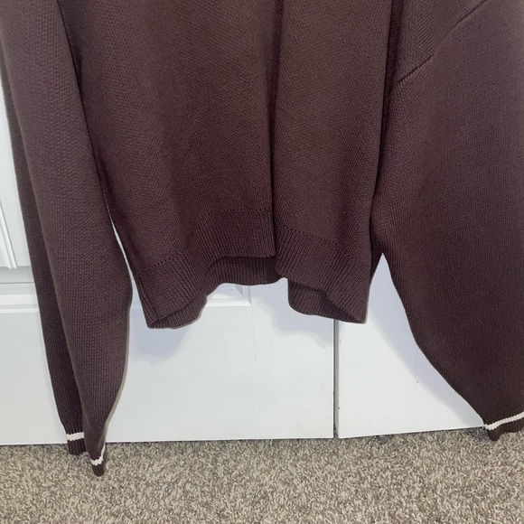 Taylor Swift Chocolate V-Neck Sweater - Picture 5 of 5